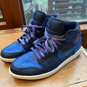 Jordan 1 Mid - Size 10.5